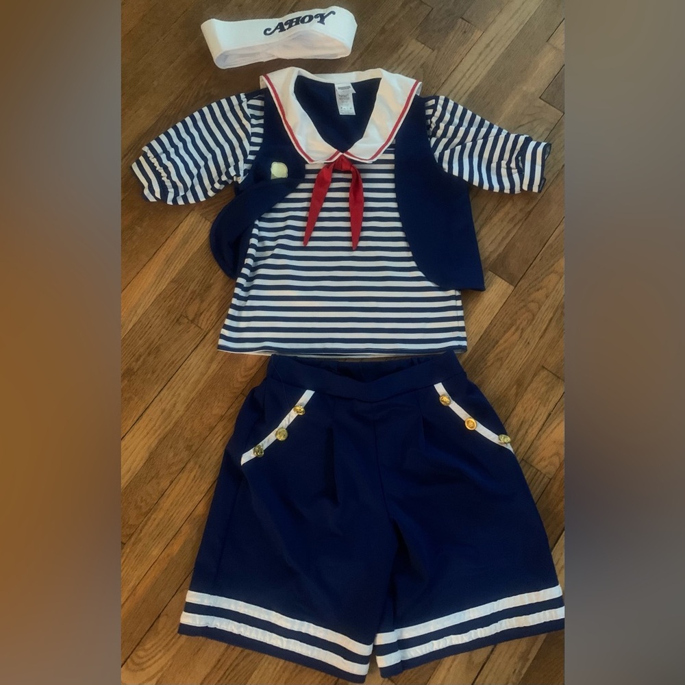 Netflix Spirit Halloween Stranger Things Robin Scoops Ahoy costume